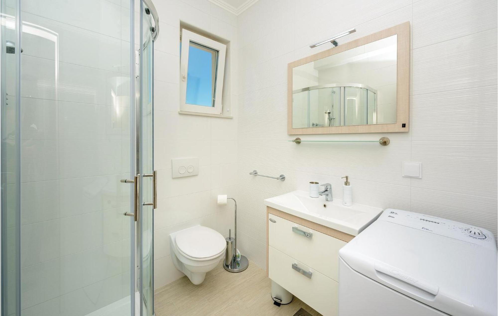 1 Bedroom Amazing In Leilighet